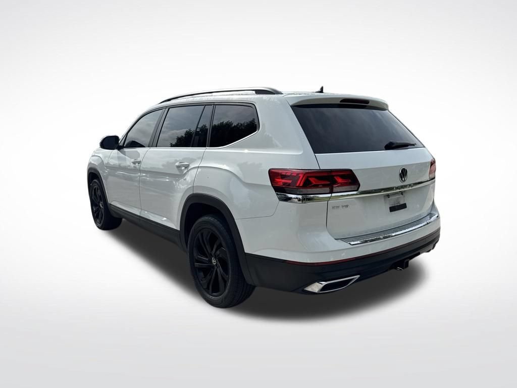 Used 2023 Volkswagen Atlas SE w/ Black Wheel Package FWD image 6