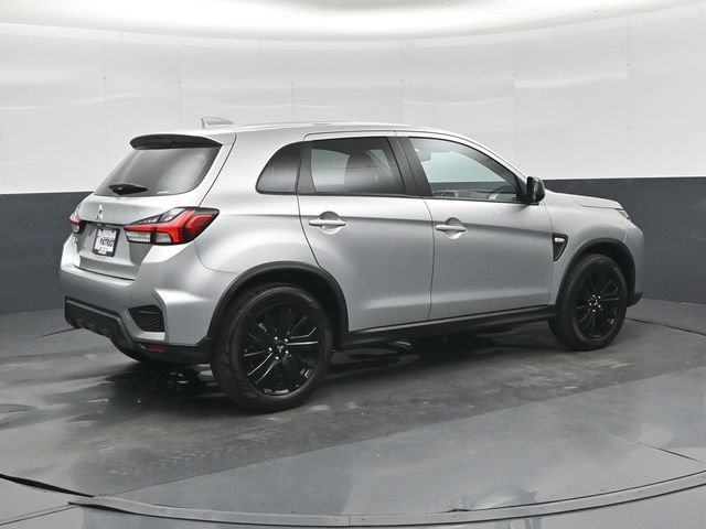 Used 2026 Mitsubishi Outlander Sport LE AWD/4WD image 3