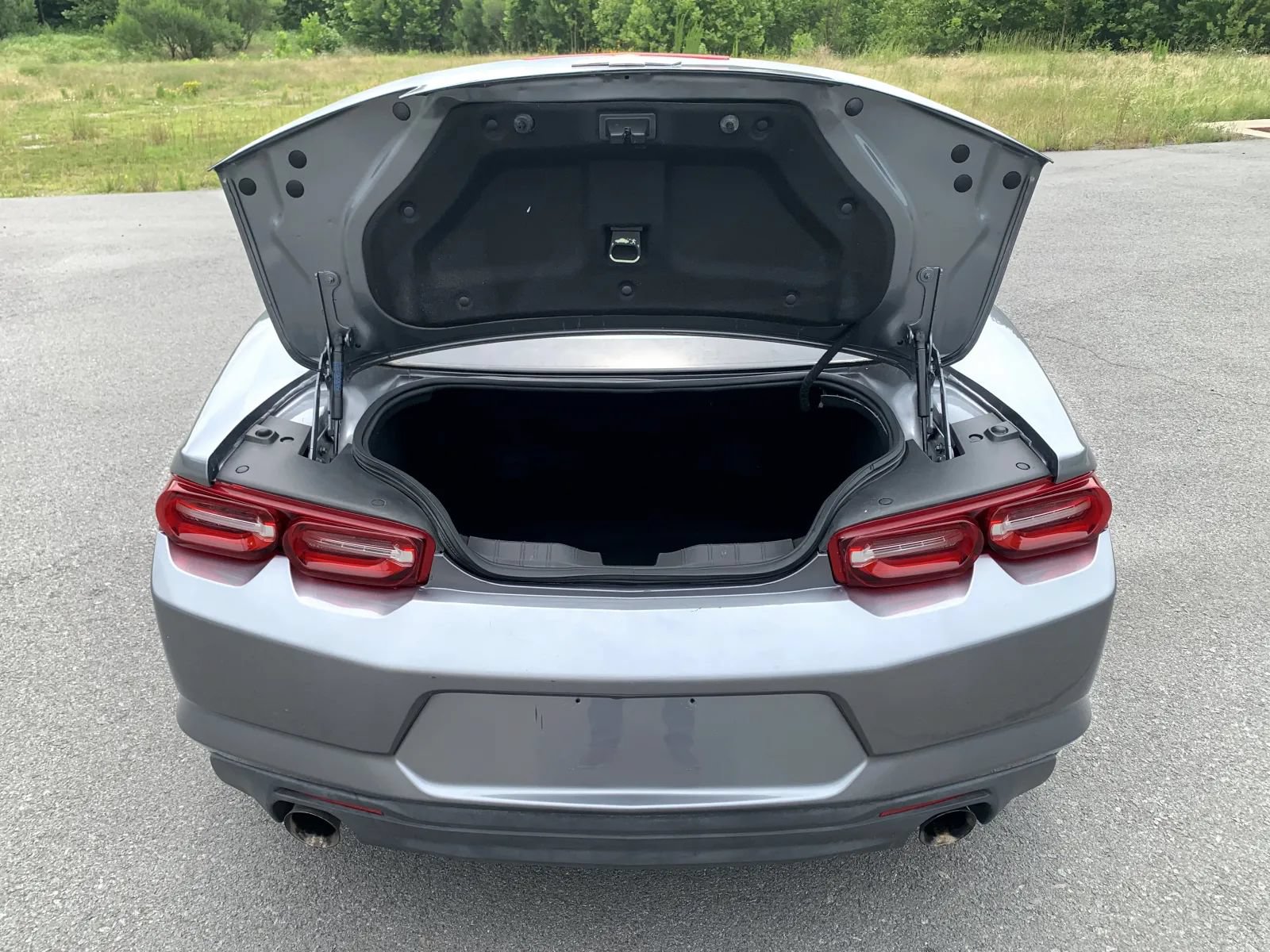 Used 2020 Chevrolet Camaro LT RWD image 9