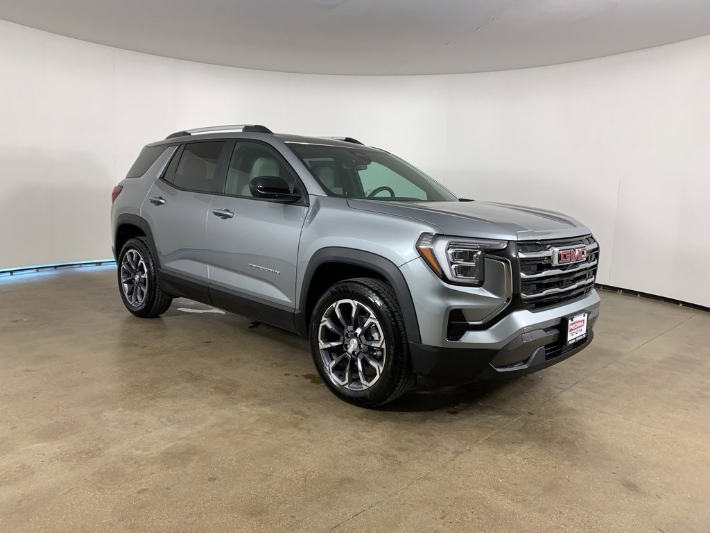 Used 2025 GMC Terrain Elevation w/ Elevation Premium Package image 5