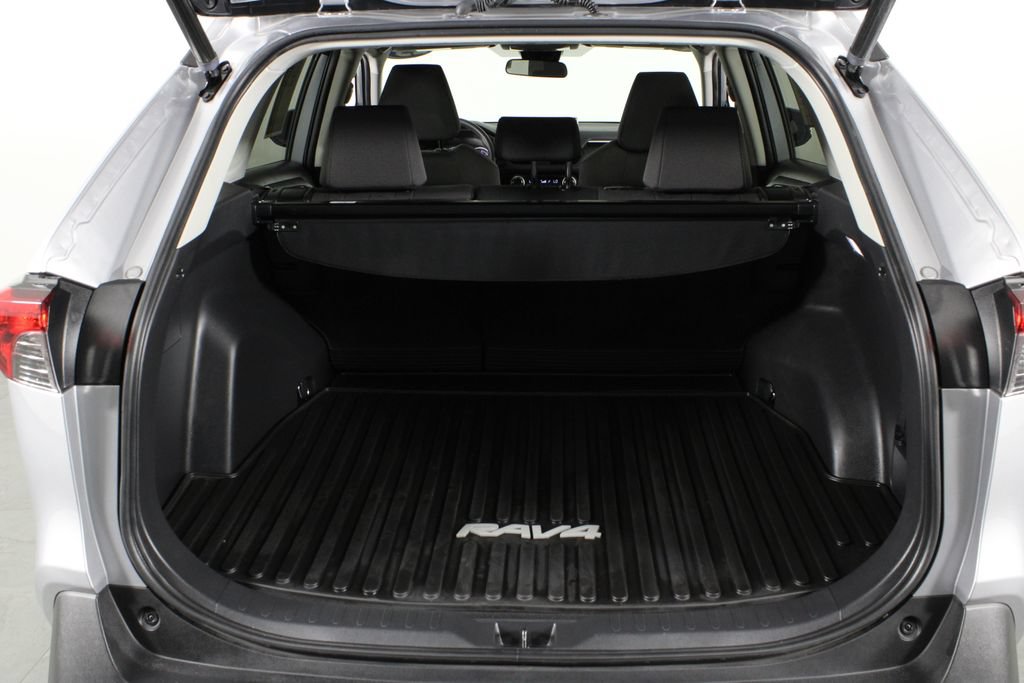 Used 2023 Toyota RAV4 XLE w/ Convenience Package FWD image 16