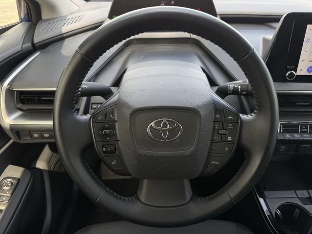 Used 2025 Toyota Prius LE FWD image 12