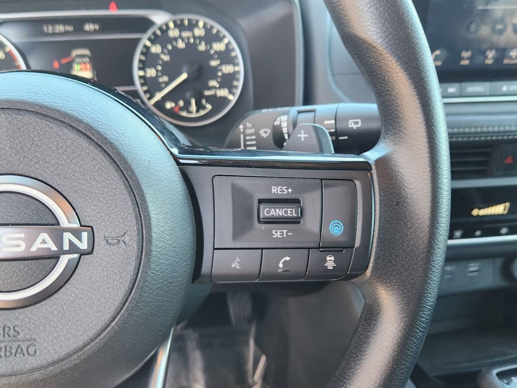 Used 2023 Nissan Rogue SV AWD/4WD image 18