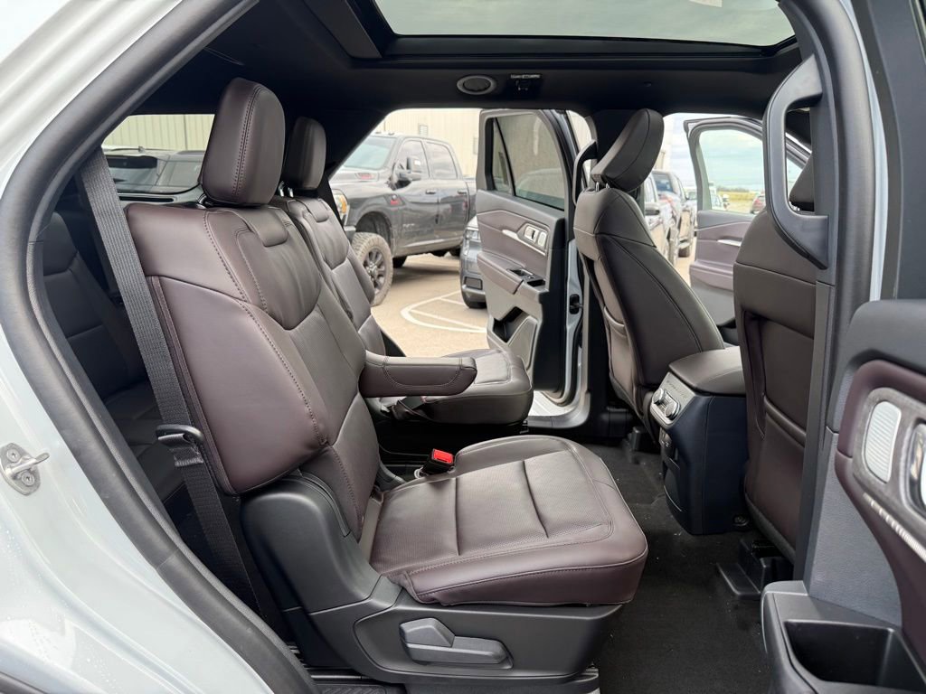 New 2026 Ford Explorer Platinum image 21