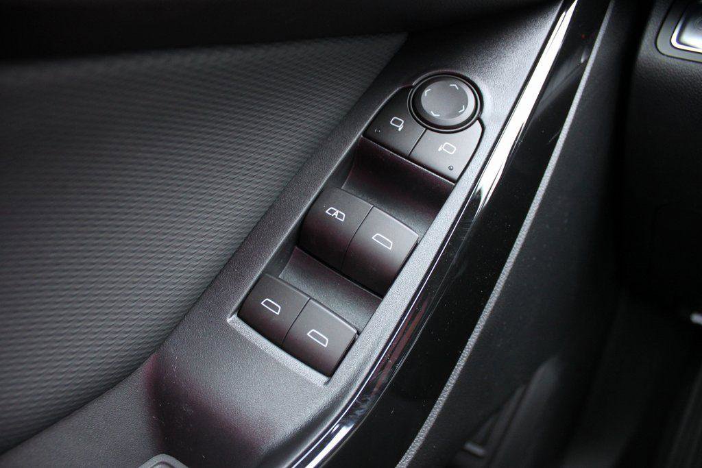 New 2026 Chevrolet Equinox LT w/ Convenience Package II image 13