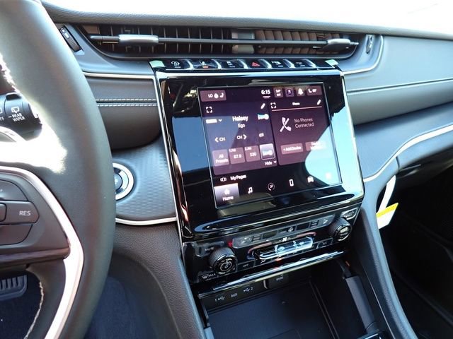 New 2025 Jeep Grand Cherokee L Altitude image 18