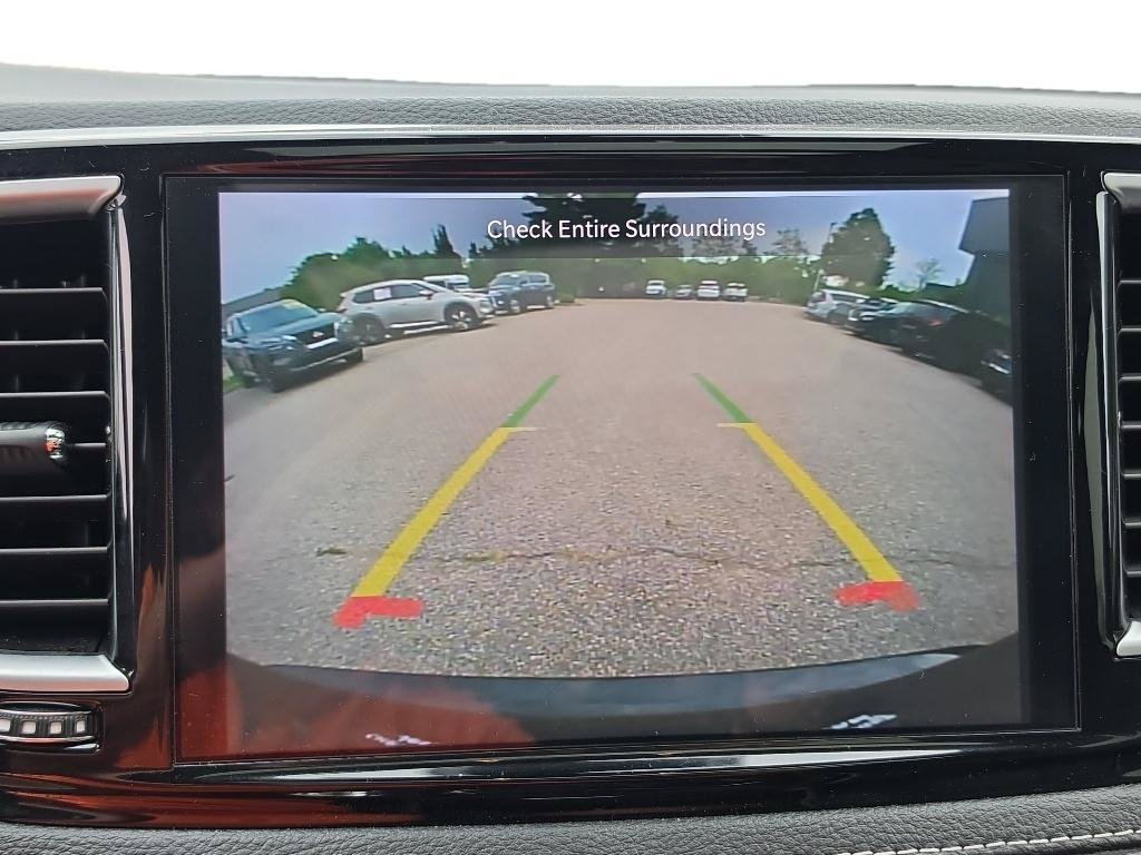 Used 2025 Chrysler Pacifica Limited FWD image 15