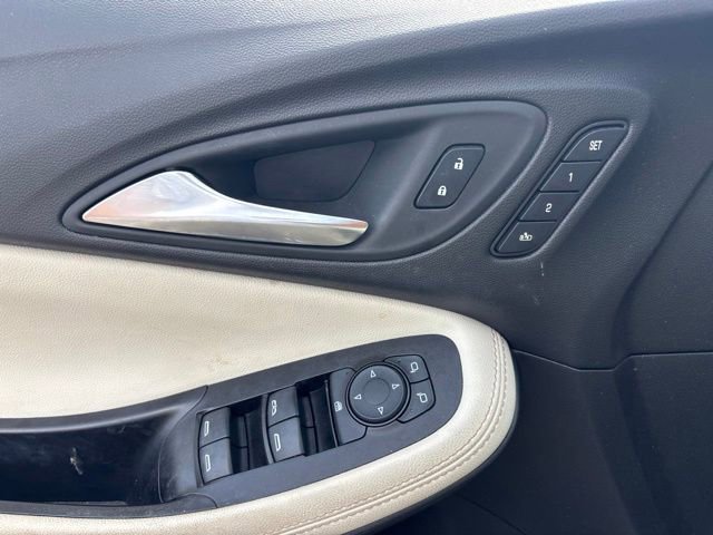 Used 2024 Buick Encore GX Avenir w/ Avenir Convenience Package AWD/4WD image 16