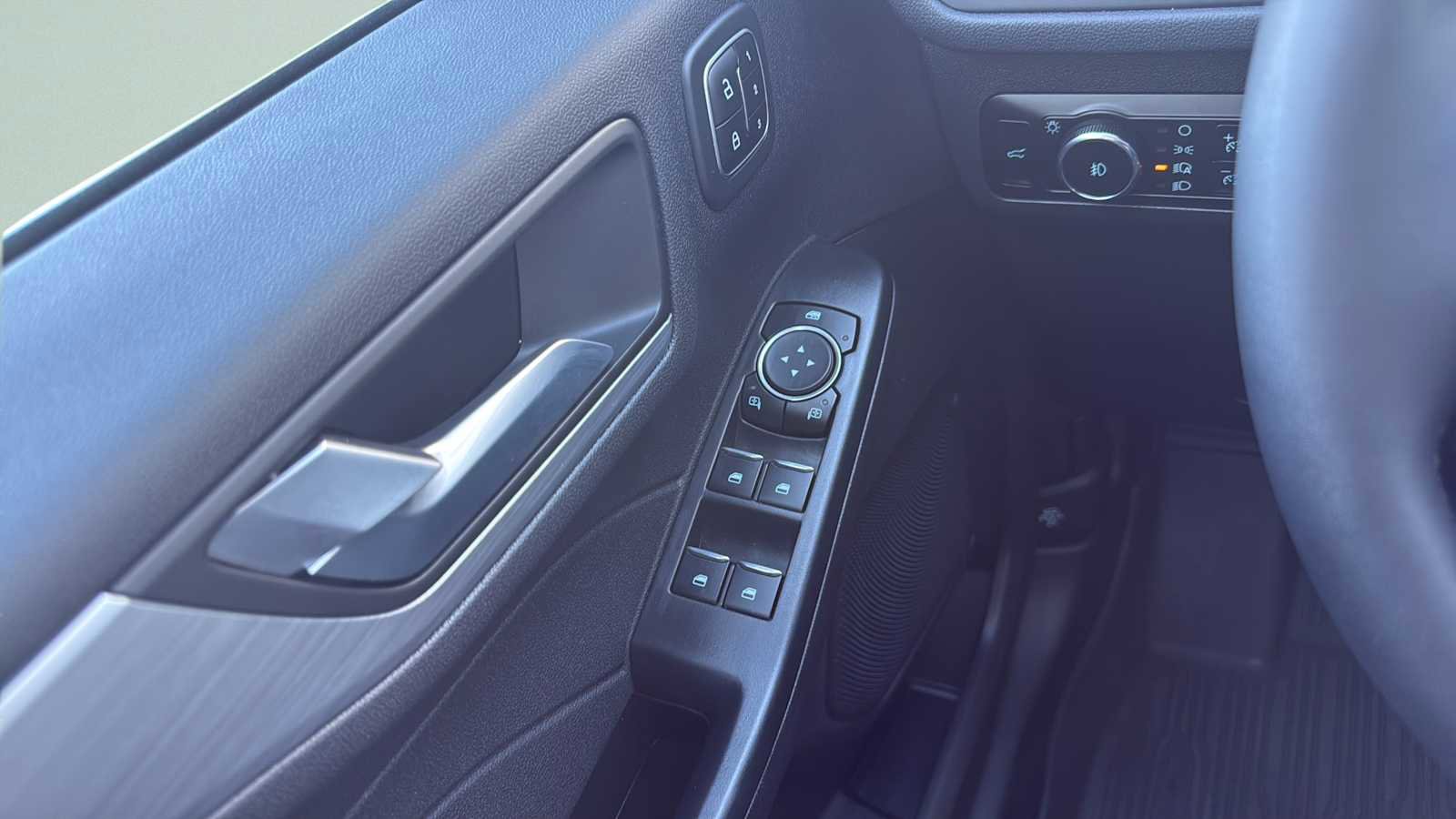 Used 2023 Ford Escape Platinum image 11