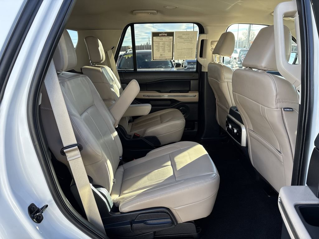 Used 2023 Ford Expedition XLT image 32