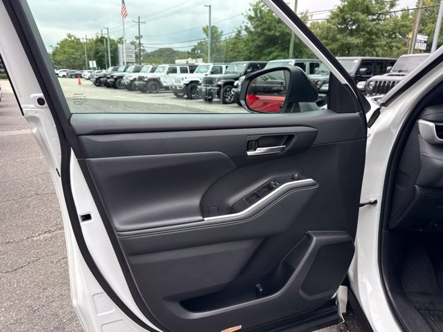 Used 2024 Toyota Highlander XSE AWD/4WD image 34