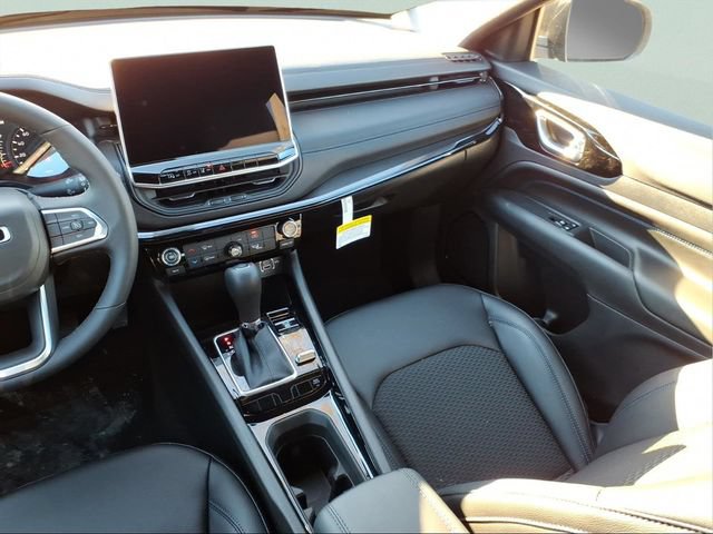 New 2026 Jeep Compass Latitude AWD/4WD image 13