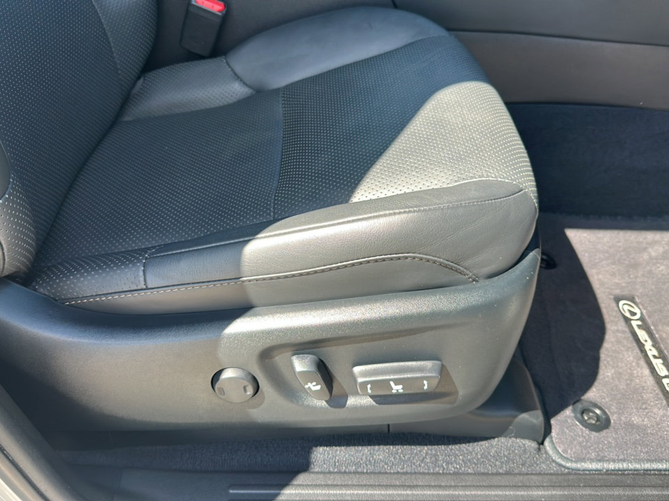 Used 2023 Lexus GX 460 Luxury w/ Accessory Package image 28