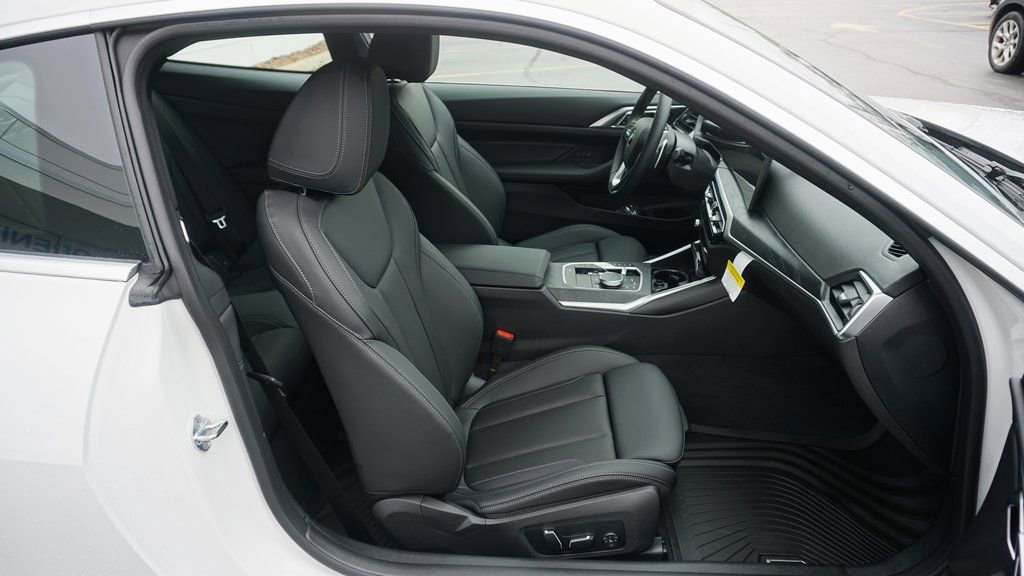 Used 2024 BMW 430i xDrive Coupe w/ Premium Package image 8