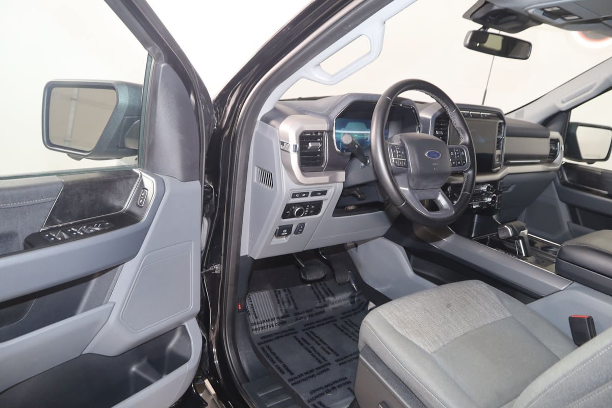 Used 2023 Ford F150 Lightning XLT AWD/4WD image 47