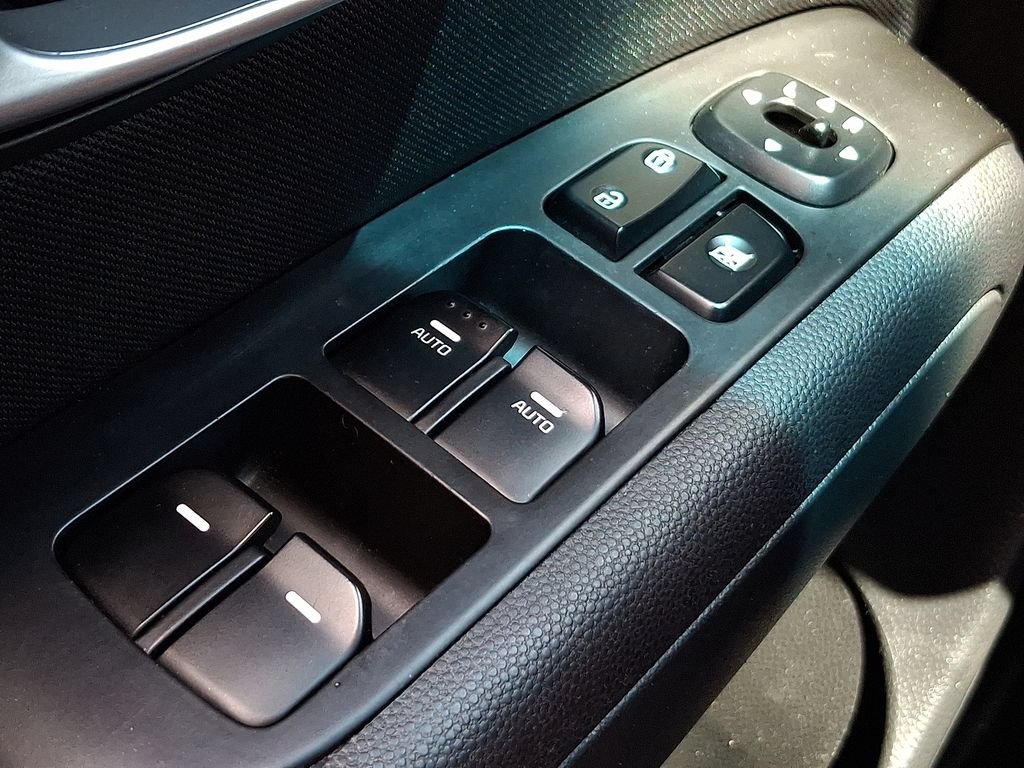 Used 2014 Kia Soul FWD image 25