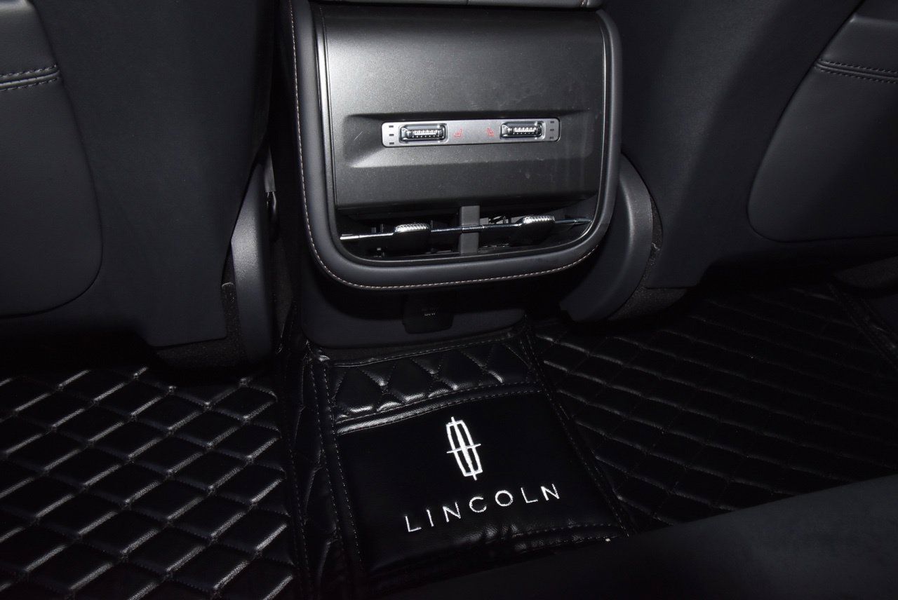 Certified 2025 Lincoln Nautilus Reserve w/ Jet Appearance Package AWD/4WD image 18