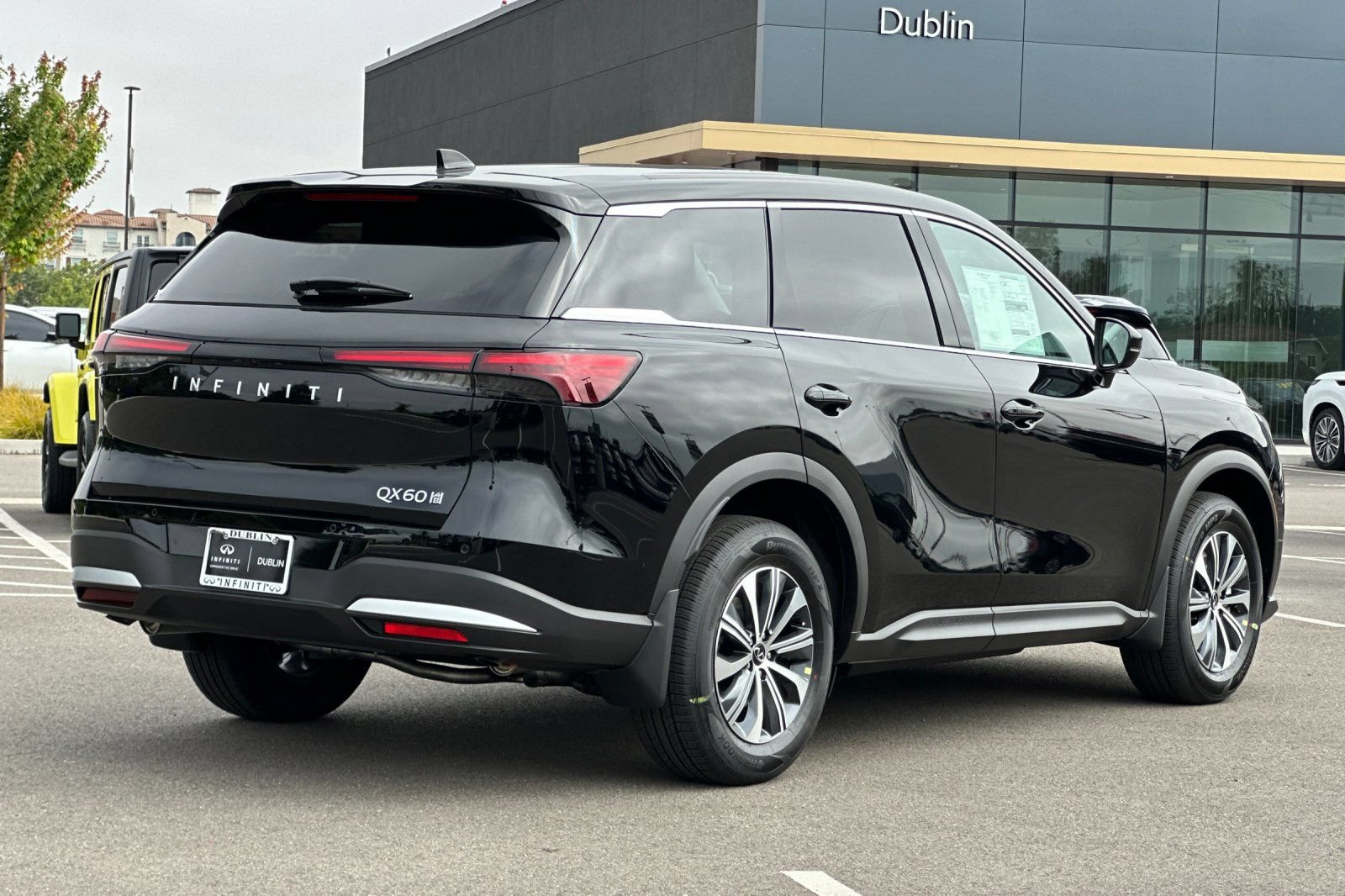 New 2027 INFINITI QX60 Pure w/ Cargo Package AWD/4WD image 5