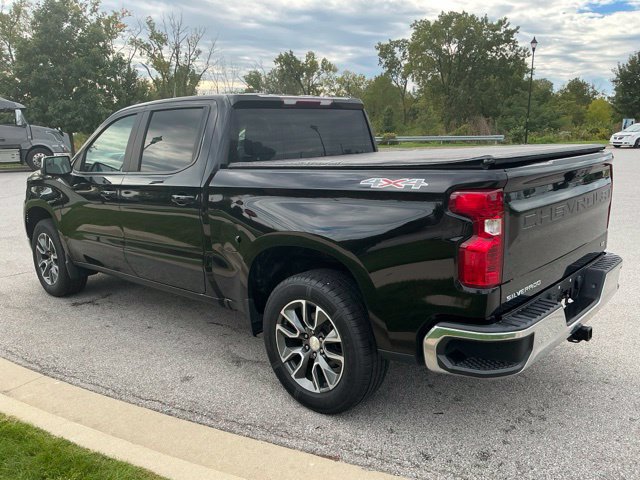 Used 2022 Chevrolet Silverado 1500 LT AWD/4WD image 4