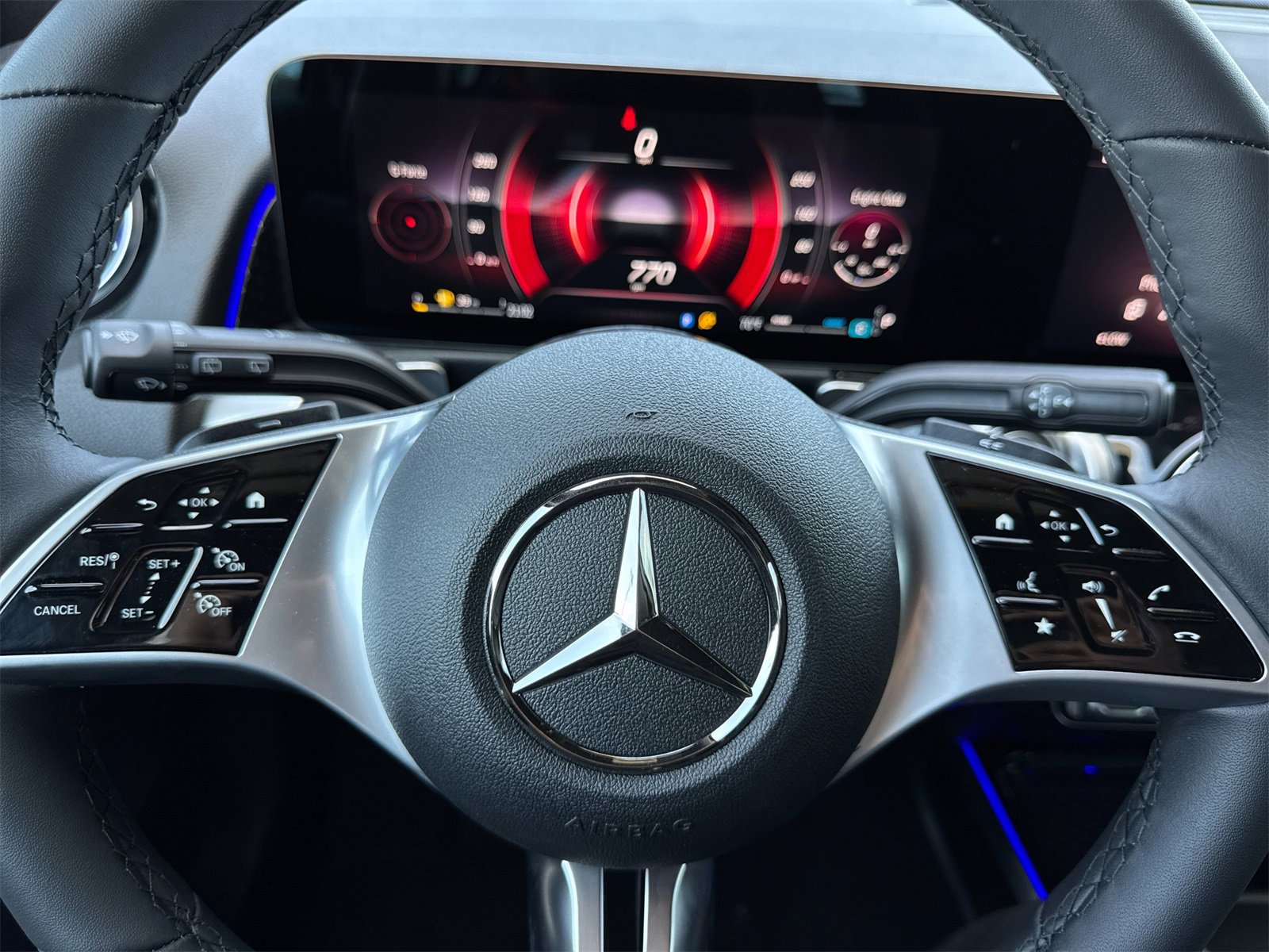 New 2025 Mercedes-Benz GLB 250 4MATIC image 25