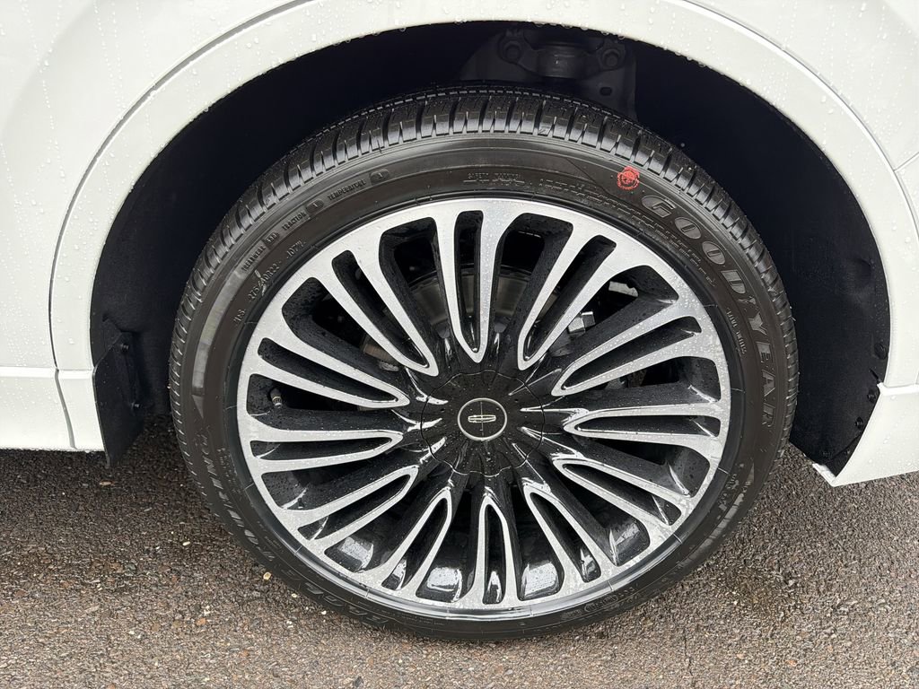 New 2026 Lincoln Aviator Black Label w/ Dynamic Handling Package image 14