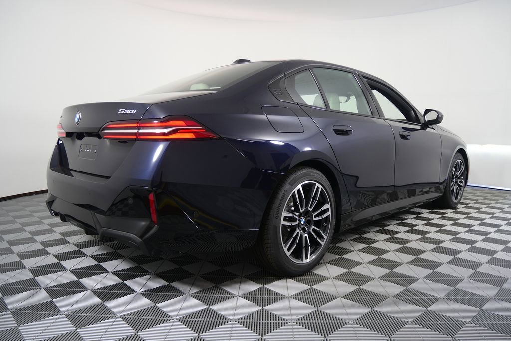 Used 2026 BMW 530i xDrive w/ M Sport Package AWD/4WD image 2