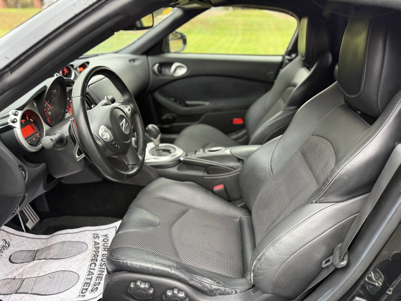 Used 2013 Nissan 370Z Touring RWD image 10