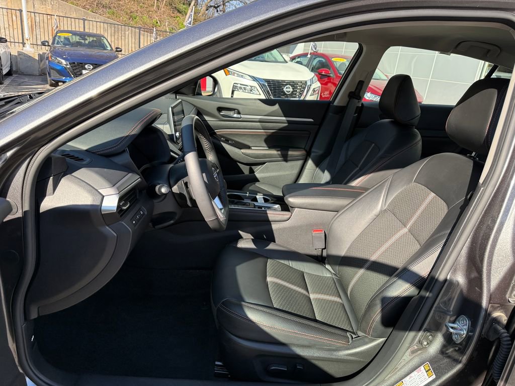 Used 2023 Nissan Altima 2.5 SR AWD/4WD image 16