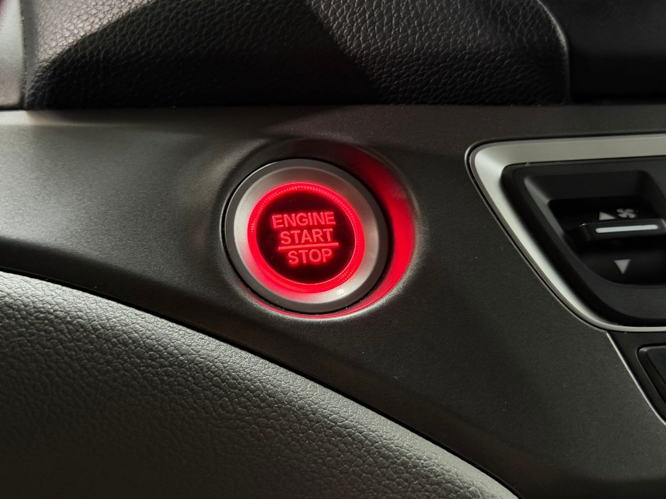 Used 2020 Honda Pilot LX image 14