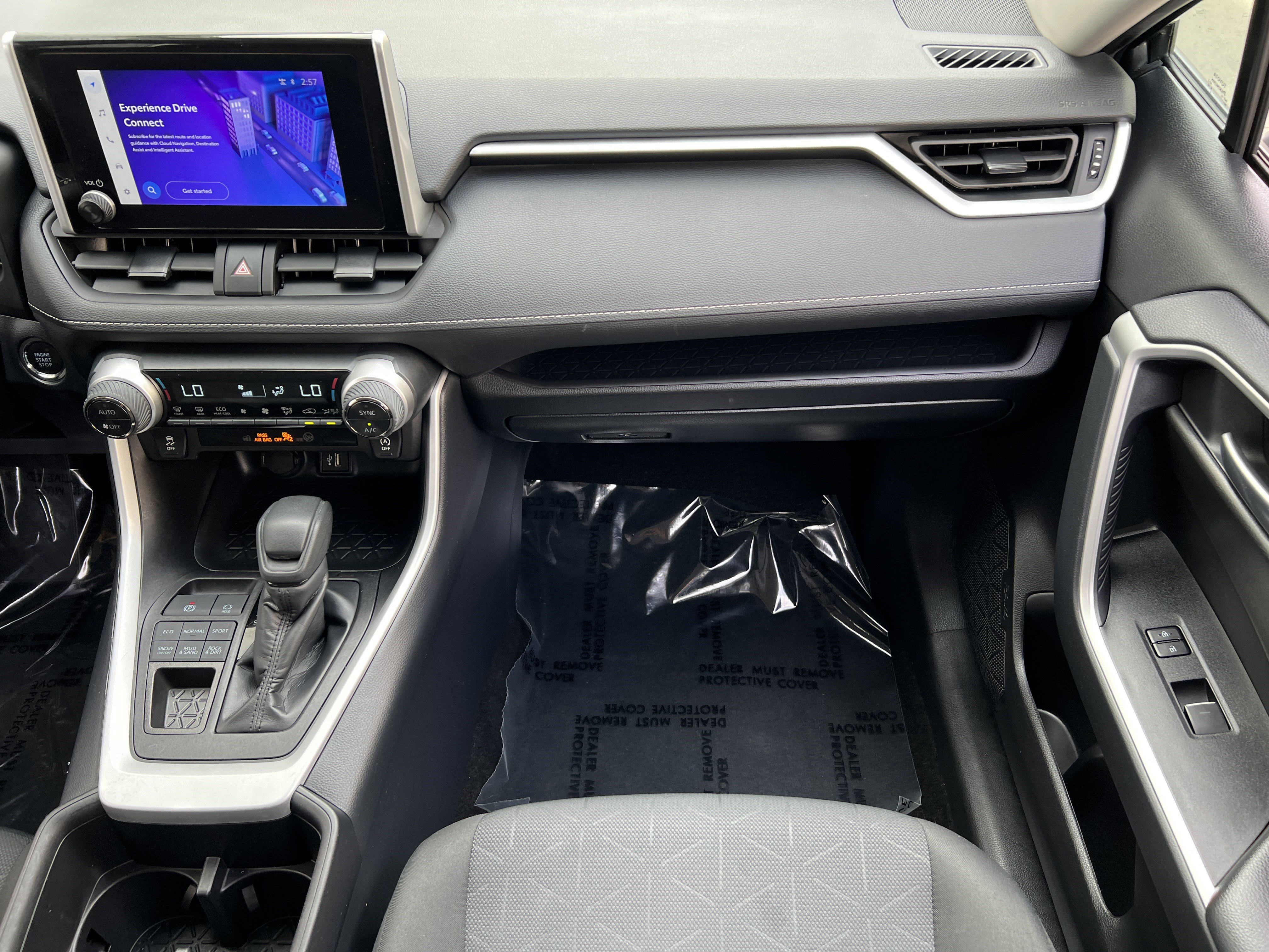 Used 2025 Toyota RAV4 XLE AWD/4WD image 33
