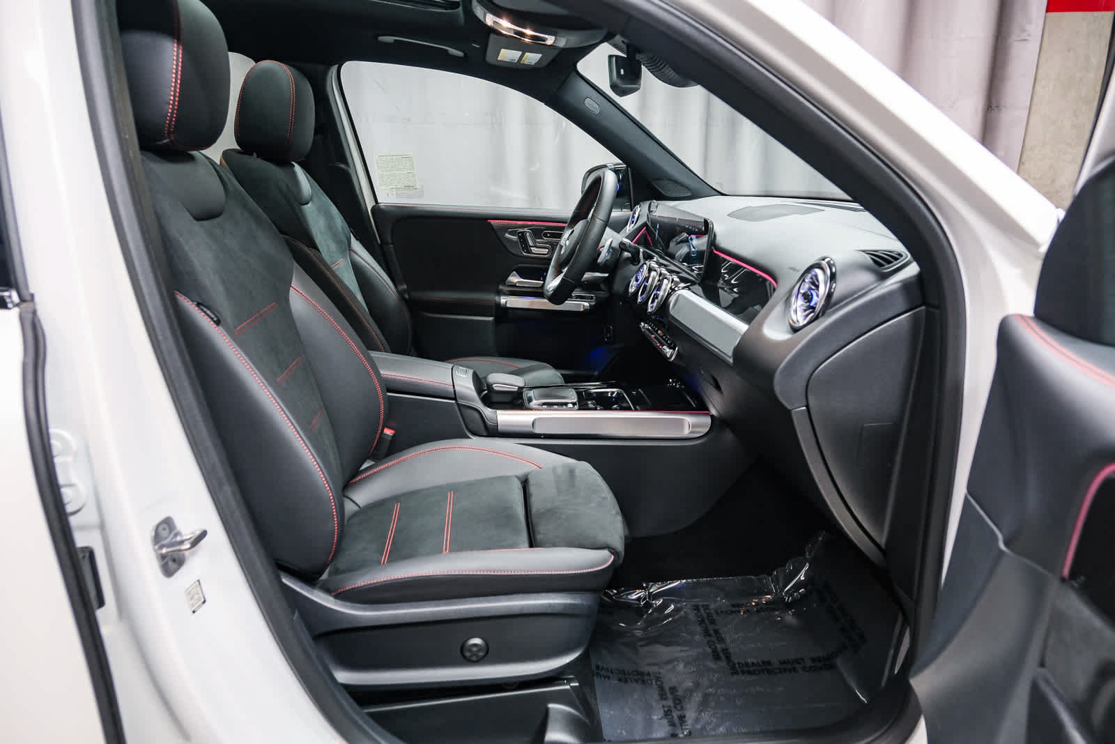 Used 2023 Mercedes-Benz GLB 250 image 21