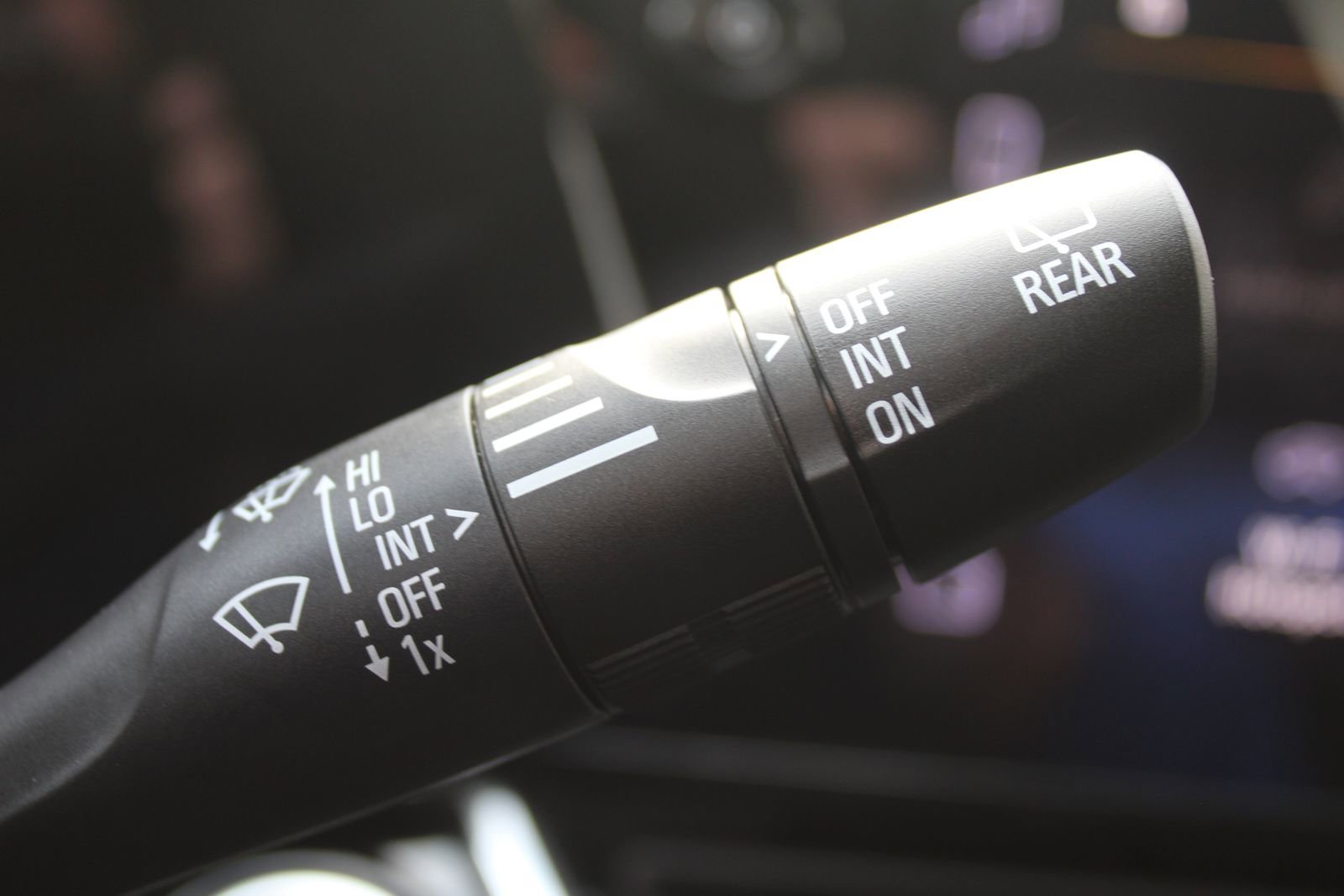 Used 2024 Chevrolet Trax RS image 31