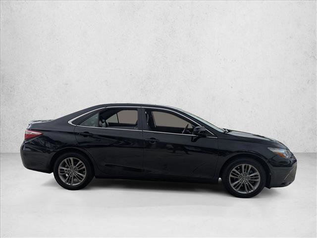 Used 2017 Toyota Camry SE w/ Moonroof Package image 4