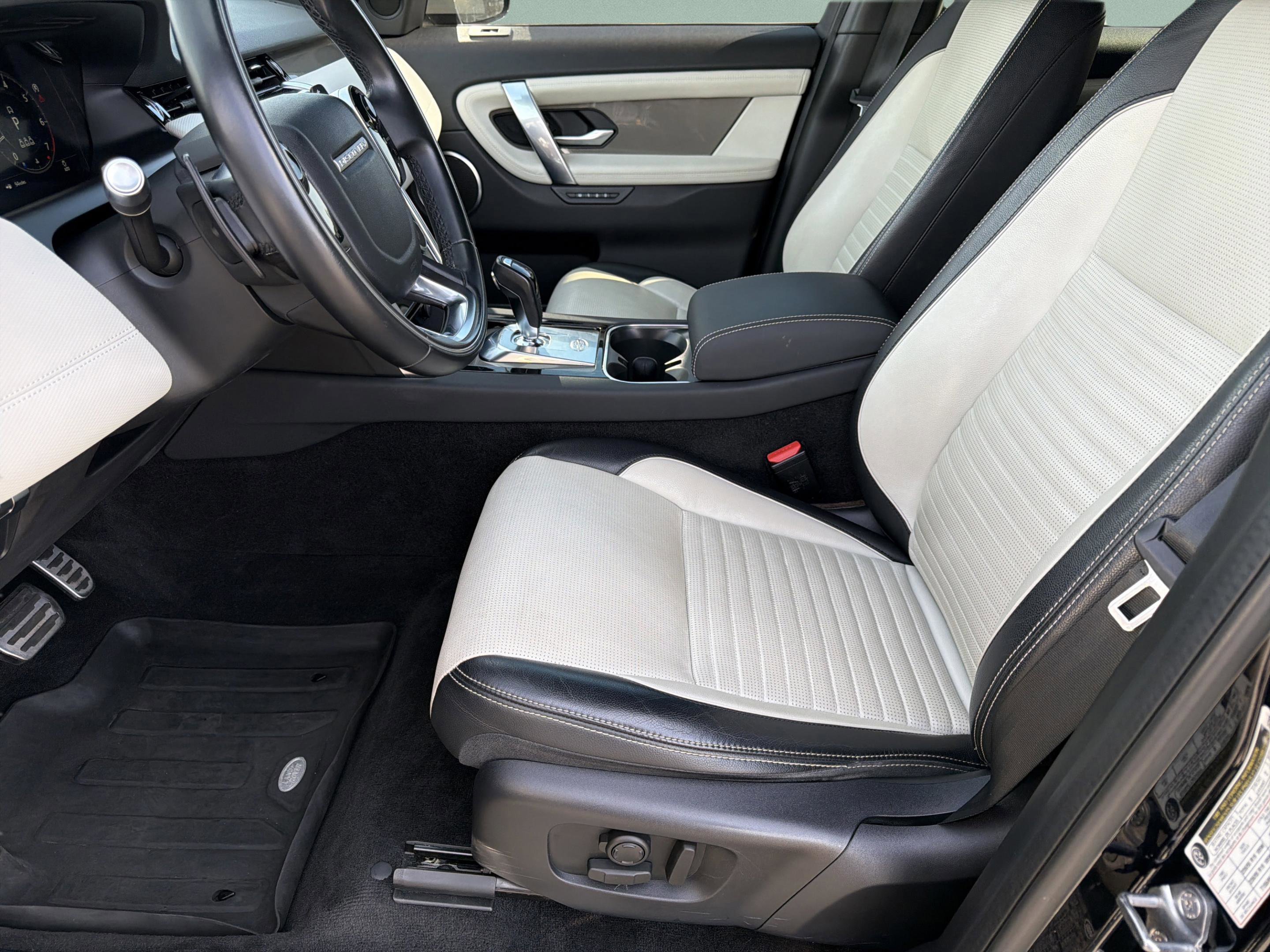 Used 2020 Land Rover Discovery Sport SE R-Dynamic image 21