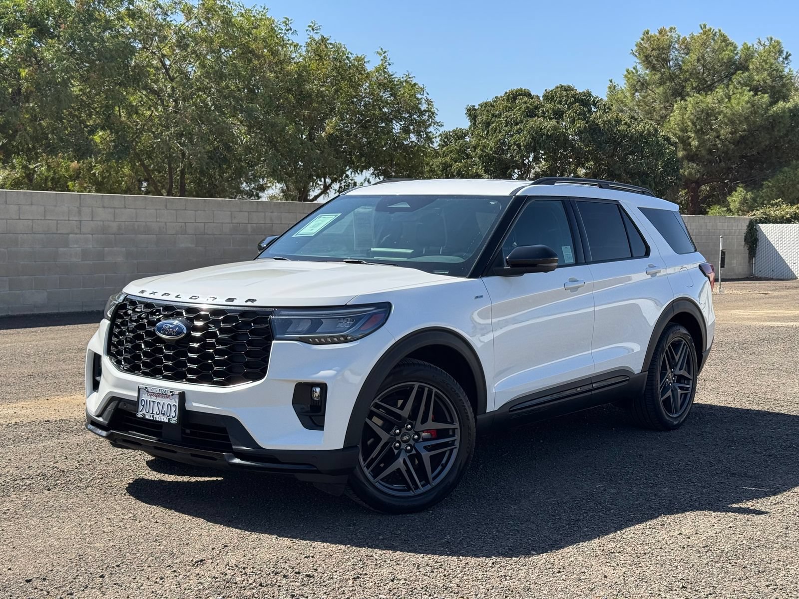Used 2025 Ford Explorer ST-Line w/ Premium Package RWD image 7