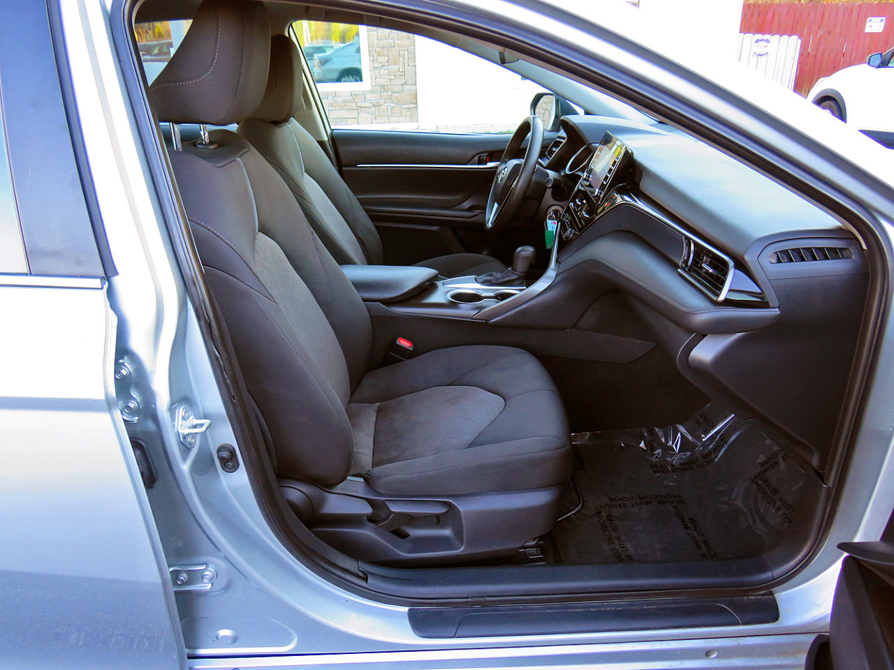 Used 2021 Toyota Camry LE image 12