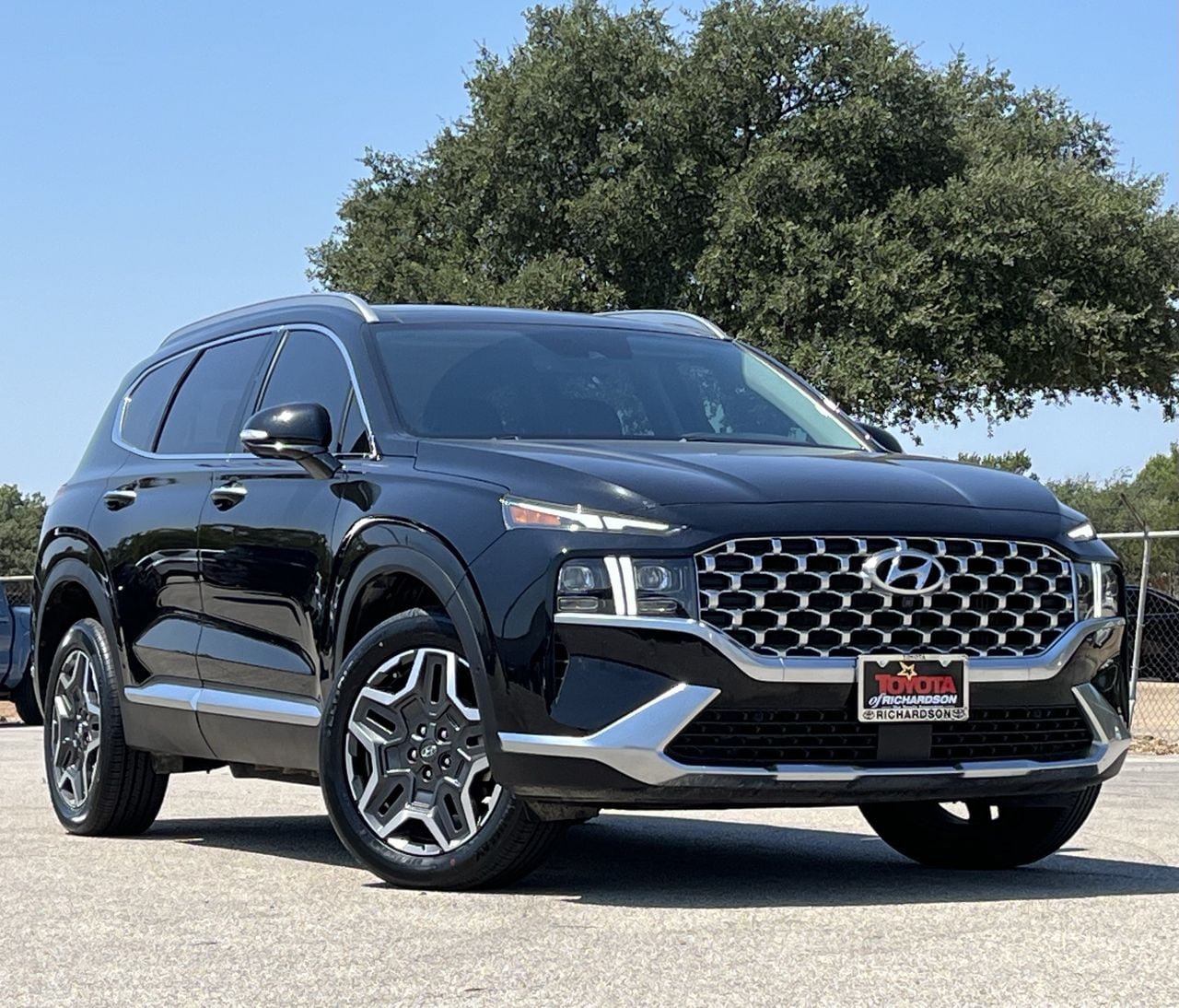 Used 2023 Hyundai Santa Fe Limited AWD/4WD image 2