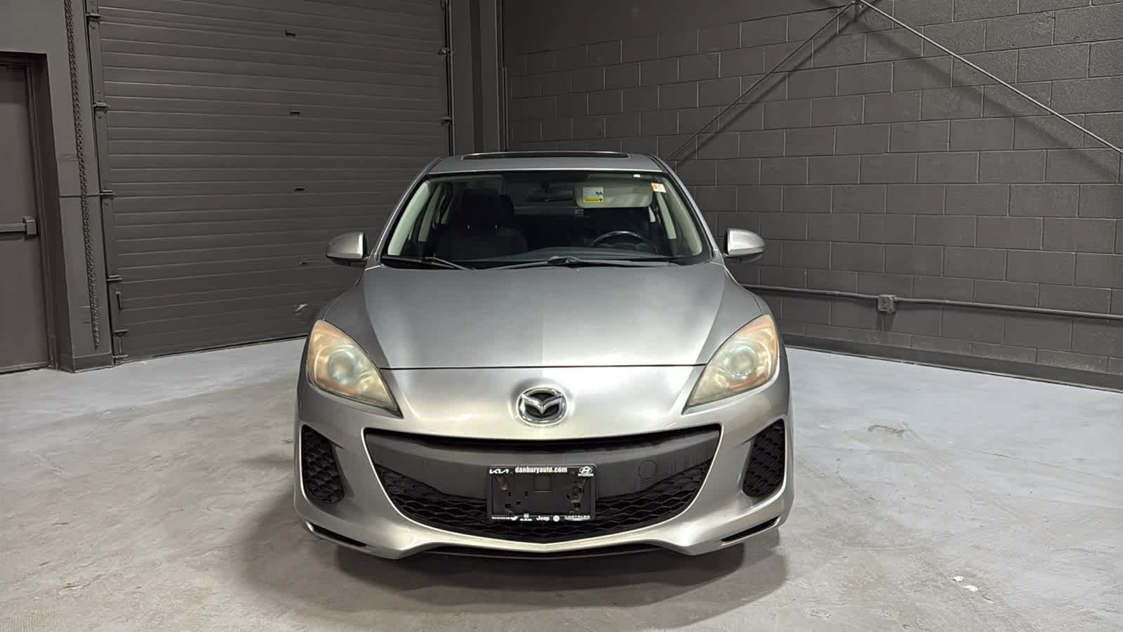Used 2013 MAZDA MAZDA3 i Touring w/ Preferred Equipment Pkg FWD image 2