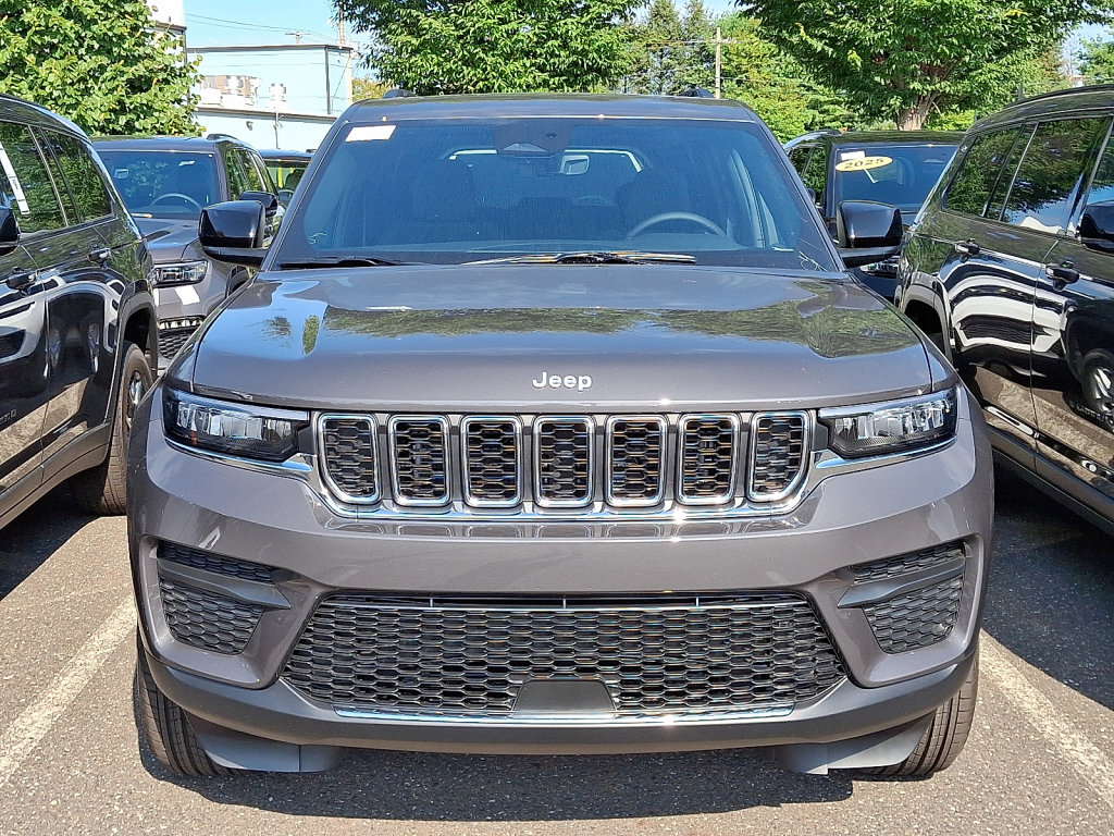 New 2025 Jeep Grand Cherokee Laredo X w/ Luxury Tech Group I image 2