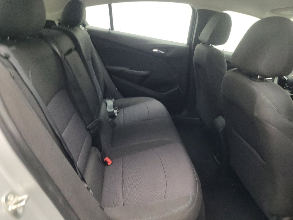 Used 2018 Chevrolet Cruze LT FWD image 19