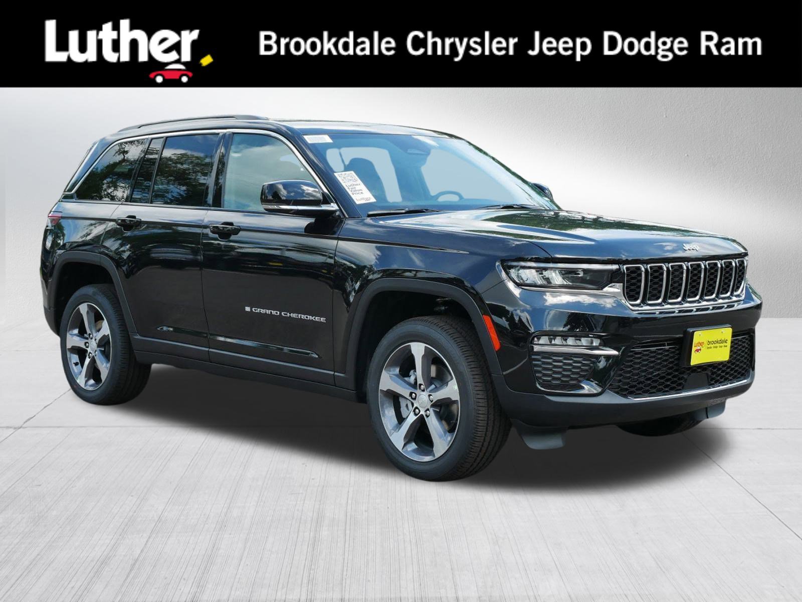 New 2025 Jeep Grand Cherokee Limited w/ Trailer Tow Package