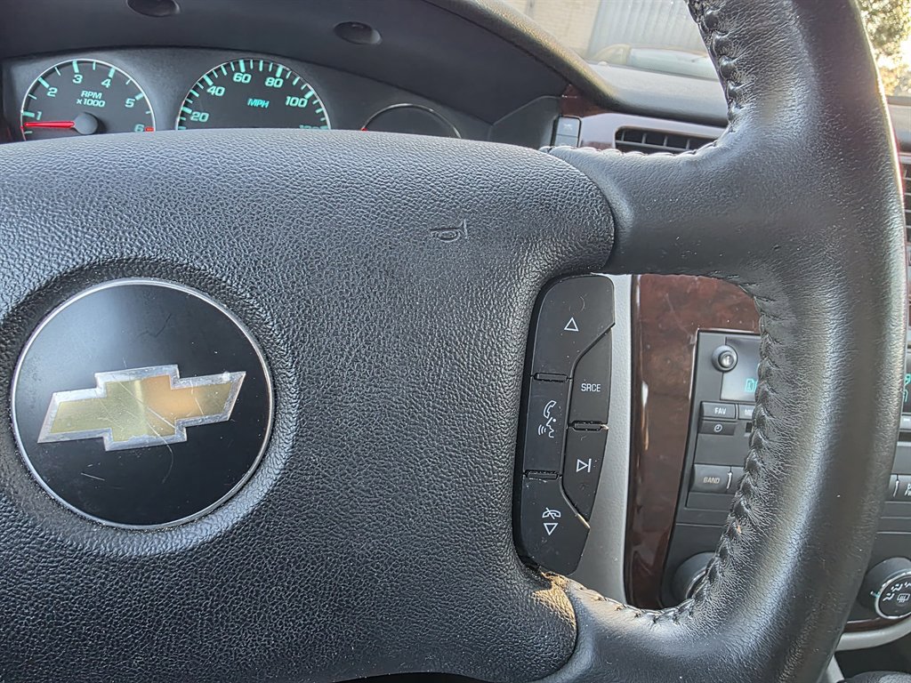 Used 2010 Chevrolet Impala LT w/ Luxury Edition Package image 25