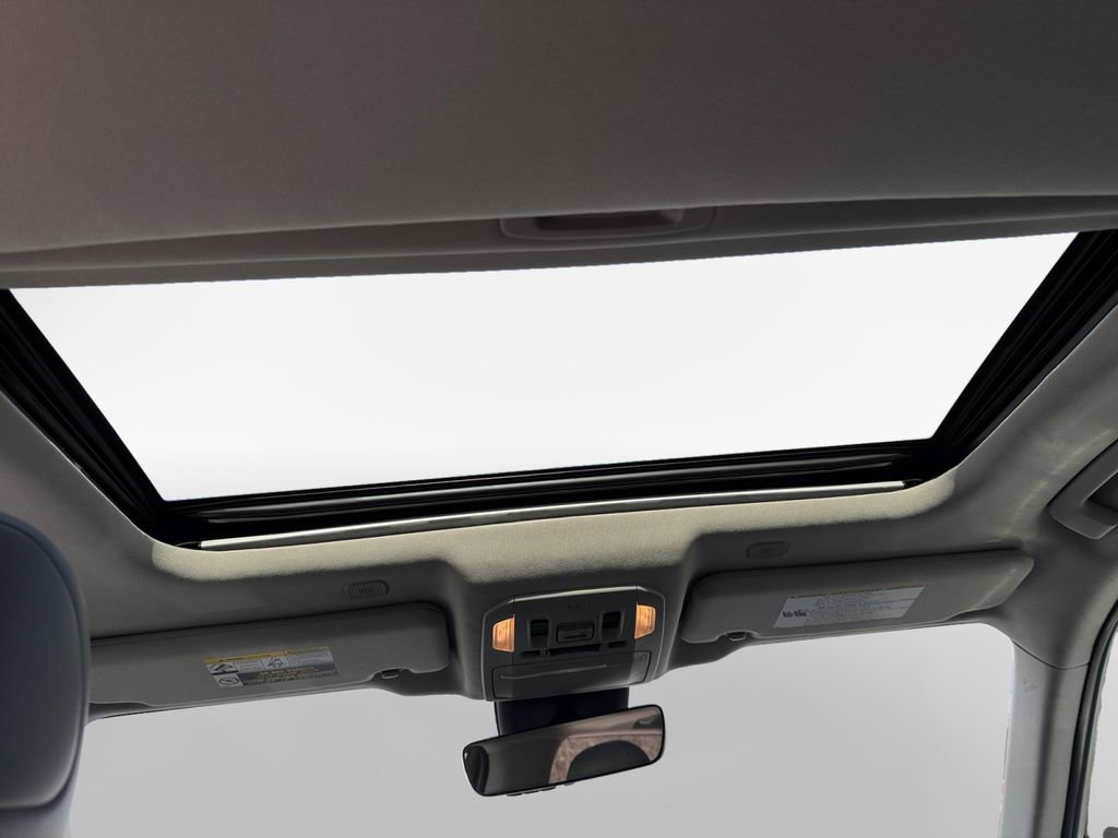 Used 2023 Toyota Highlander XLE image 22