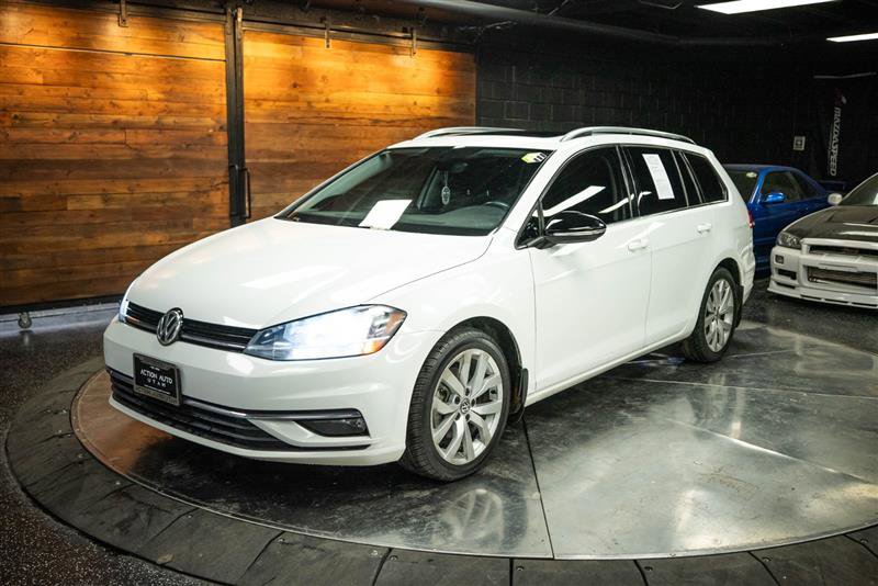 Used 2018 Volkswagen Golf SEL image 2