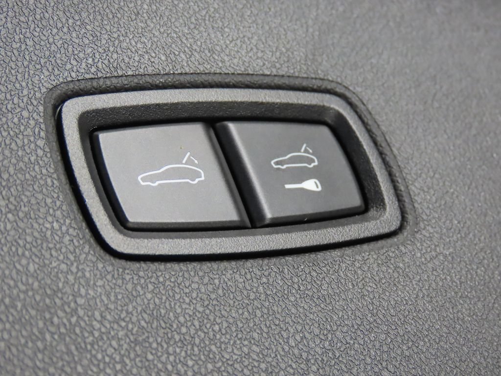 Certified 2024 Porsche Cayenne AWD/4WD image 47