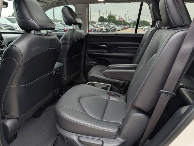 Used 2024 Toyota Grand Highlander AWD image 28