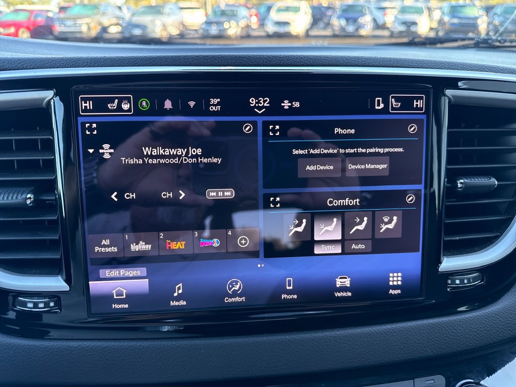 Used 2025 Chrysler Pacifica Select FWD image 13