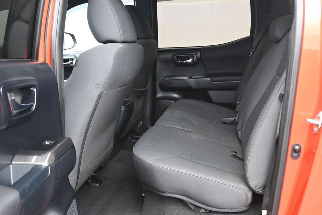 Used 2018 Toyota Tacoma TRD Off-Road AWD/4WD image 12