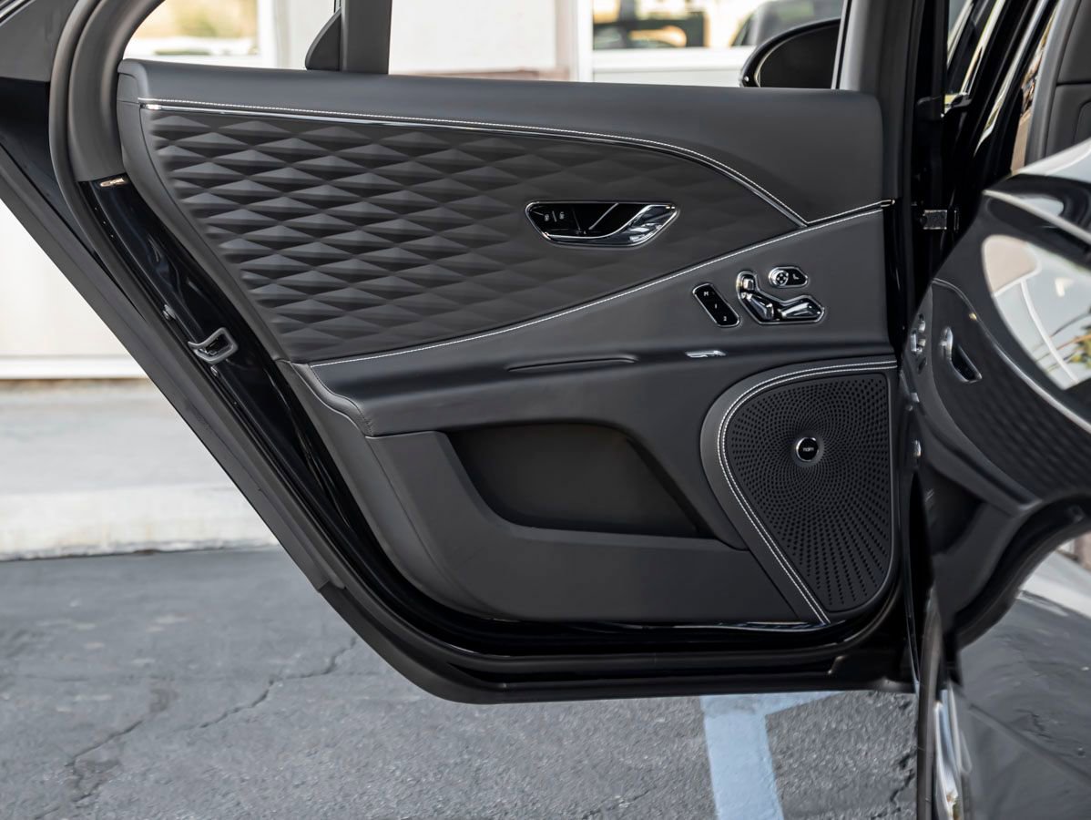 Certified 2022 Bentley Flying Spur W12 image 24