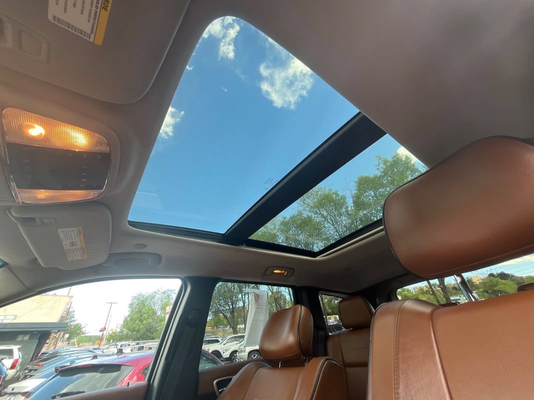 Used 2015 Jeep Grand Cherokee Summit w/ Platinum Series Group AWD/4WD image 17